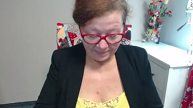 Adelewildx online show from December 4, 4:32 am