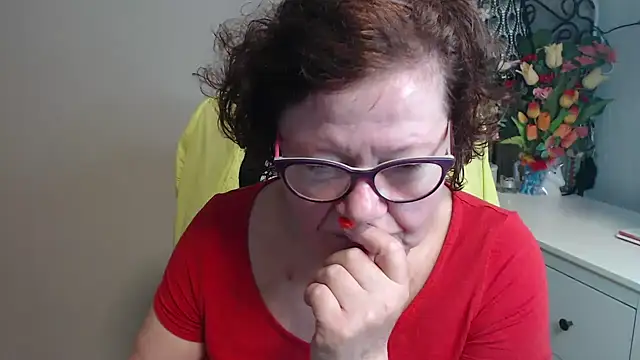 Adelewildx online show from April 13, 3:01 am