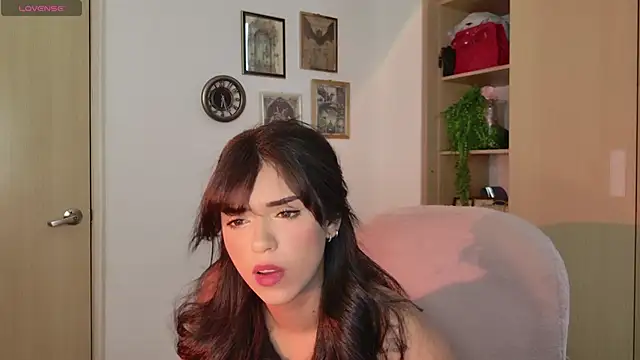 Snapshot of YourKatt chatting on June 14, 10:34 pm YourKatt online show from June 14, 10:34 pm
