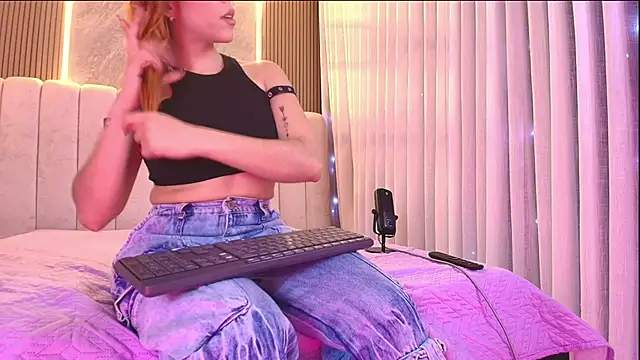 emyli sw  online show from February 18, 3:02 am