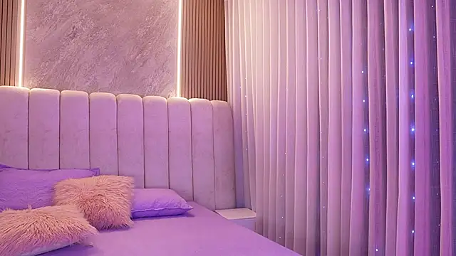 emyli sw  online show from March 18, 3:09 am