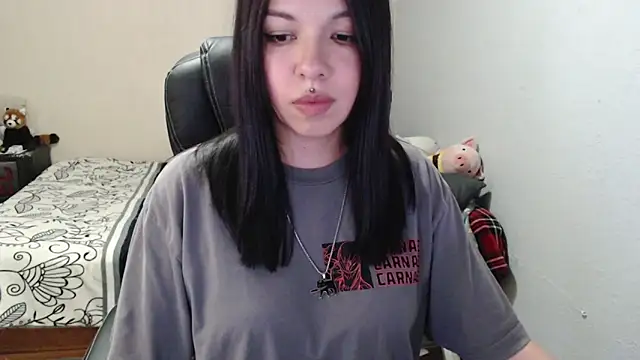 Snapshot of babyakem chatting on June 3, 3:20 am babyakem online show from June 3, 3:20 am
