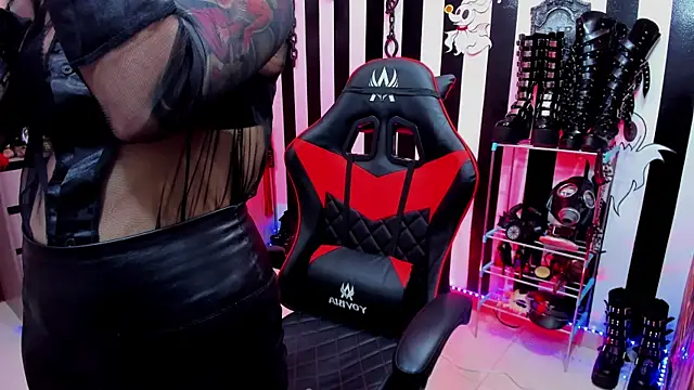 Mistress Yelena online show from February 18, 10:36 pm