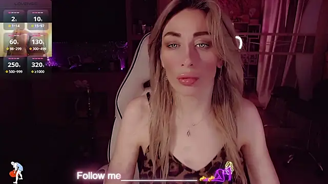 Snapshot of AnnieGOld_ chatting on April 26, 5:32 pm AnnieGOld online show from April 26, 5:32 pm