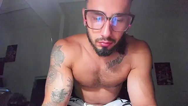 Snapshot of Baky_sexy chatting on March 21, 12:07 am Baky sexy online show from March 21, 12:07 am