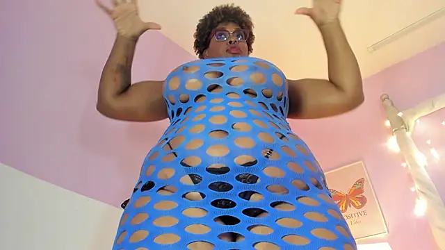 Snapshot of DakotaSexShow chatting on December 19, 10:53 pm DakotaSexShow online show from December 19, 10:53 pm