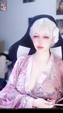 Snapshot of candy_cola chatting on February 3, 7:19 pm candy cola online show from February 3, 7:19 pm