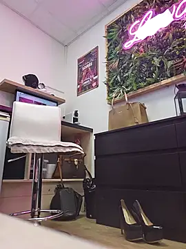 Nathotsexy1 online show from February 18, 2:16 pm