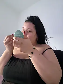 Snapshot of AshlyRouse chatting on October 4, 11:30 am AshlyRouse online show from October 4, 11:30 am