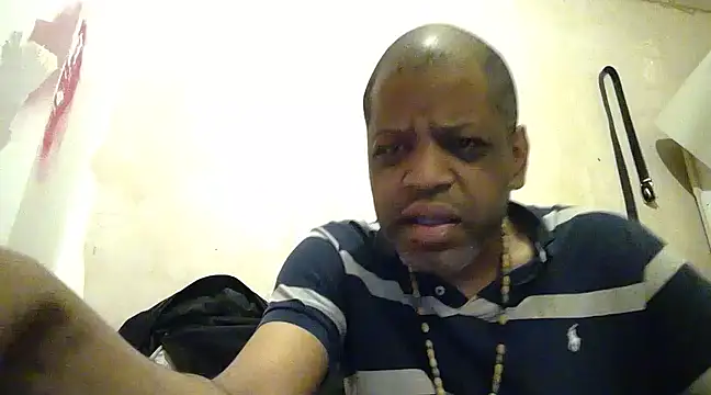 Snapshot of alfiebrown007 chatting on March 13, 5:54 am alfiebrown007 online show from March 13, 5:54 am