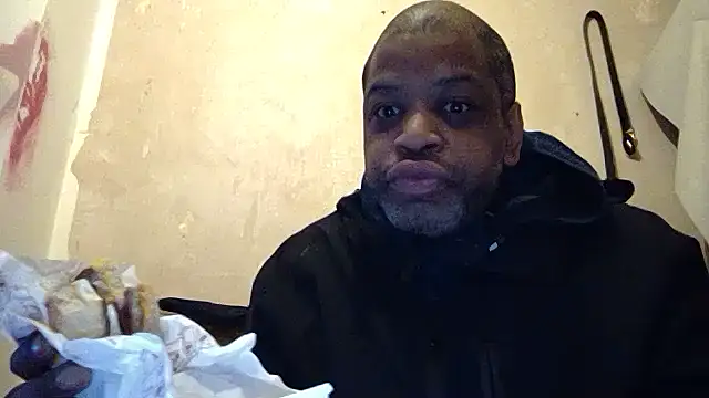 Snapshot of alfiebrown007 chatting on March 14, 6:42 am alfiebrown007 online show from March 14, 6:42 am