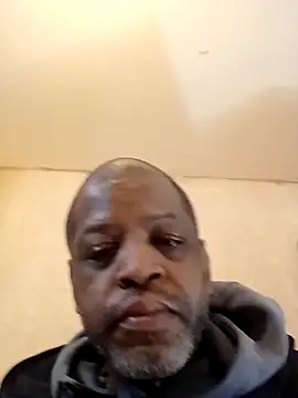 Snapshot of alfiebrown007 chatting on March 16, 8:32 am alfiebrown007 online show from March 16, 8:32 am