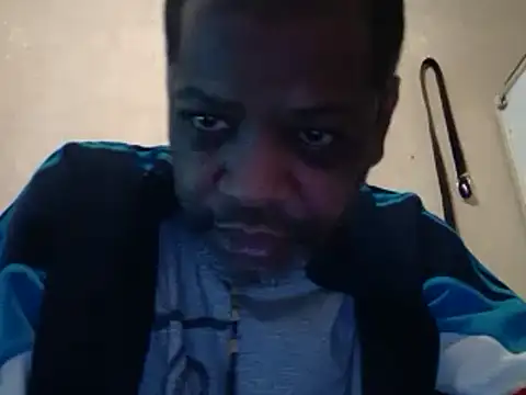 Snapshot of alfiebrown007 chatting on March 20, 7:47 am alfiebrown007 online show from March 20, 7:47 am