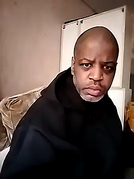 Snapshot of alfiebrown007 chatting on November 27, 9:44 am alfiebrown007 online show from November 27, 9:44 am