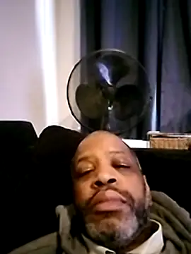 Snapshot of alfiebrown007 chatting on February 26, 9:19 am alfiebrown007 online show from February 26, 9:19 am