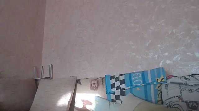 Amy August online show from March 6, 1:57 pm