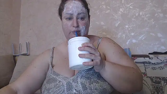 Amy August online show from March 9, 7:01 am