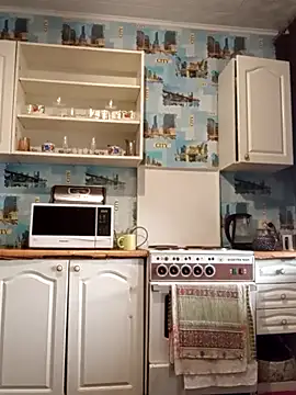 Amy August online show from March 16, 6:09 am