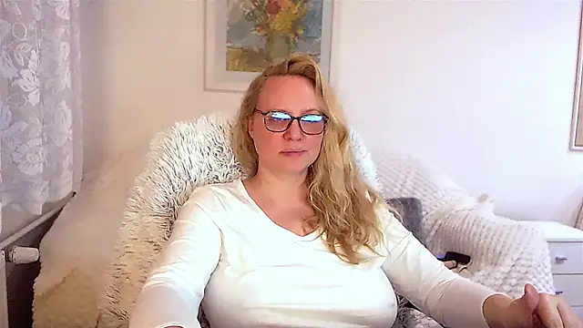 Snapshot of Sarah4you chatting on December 31, 9:50 pm Sarah4you online show from December 31, 9:50 pm