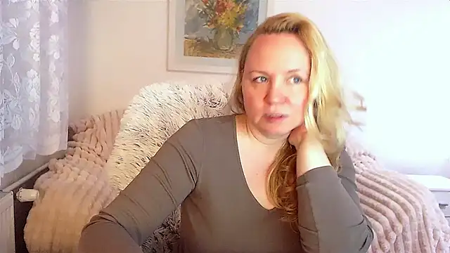 Snapshot of Sarah4you chatting on January 7, 9:46 pm Sarah4you online show from January 7, 9:46 pm