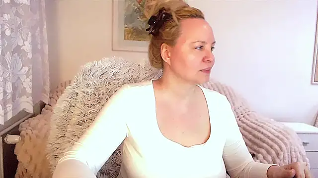 Snapshot of Sarah4you chatting on January 11, 9:36 pm Sarah4you online show from January 11, 9:36 pm