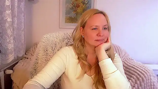 Snapshot of Sarah4you chatting on January 16, 9:30 pm Sarah4you online show from January 16, 9:30 pm