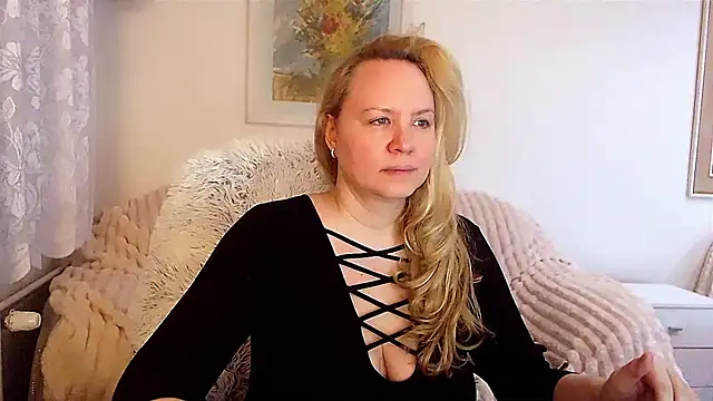 Snapshot of Sarah4you chatting on January 17, 4:57 pm Sarah4you online show from January 17, 4:57 pm