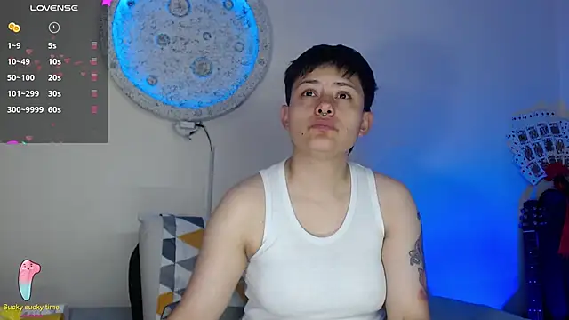 girl intense444 online show from January 7, 4:37 pm