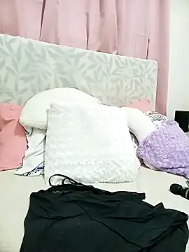 Snapshot of Katy_Randy chatting on February 15, 2:47 am Katy Randy online show from February 15, 2:47 am