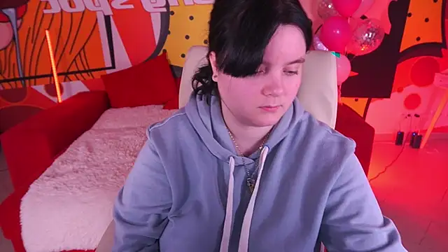 LittleShyy online show from February 19, 2:13 pm