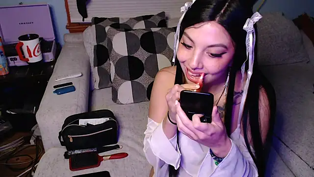 Snapshot of NativeNymph chatting on September 12, 6:13 am NativeNymph online show from September 12, 6:13 am