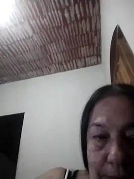 Snapshot of catdool chatting on April 30, 11:42 pm catdool online show from April 30, 11:42 pm