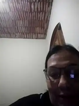 Snapshot of catdool chatting on May 25, 8:48 pm catdool online show from May 25, 8:48 pm