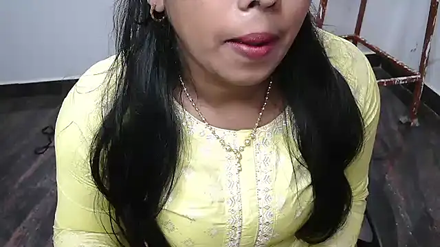 Dhiyapink online show from December 16, 8:31 am