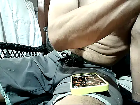 Snapshot of HungHawaiian808@xh chatting on November 5, 8:53 pm HungHawaiian808xh online show from November 5, 8:53 pm