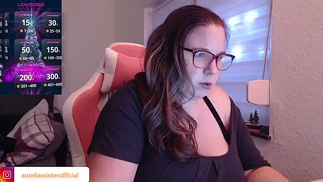 Snapshot of AureliaWinter chatting on December 2, 3:47 pm AureliaWinter online show from December 2, 3:47 pm