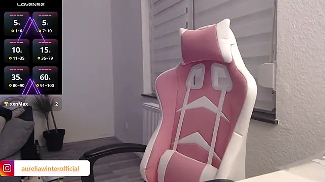 Snapshot of AureliaWinter chatting on January 31, 6:36 pm AureliaWinter online show from January 31, 6:36 pm