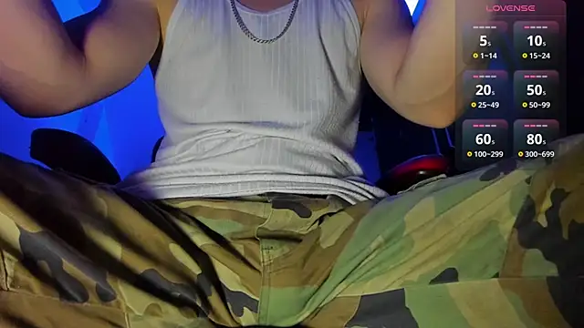 Snapshot of Alex_smith00 chatting on December 15, 12:40 am Alex smith00 online show from December 15, 12:40 am