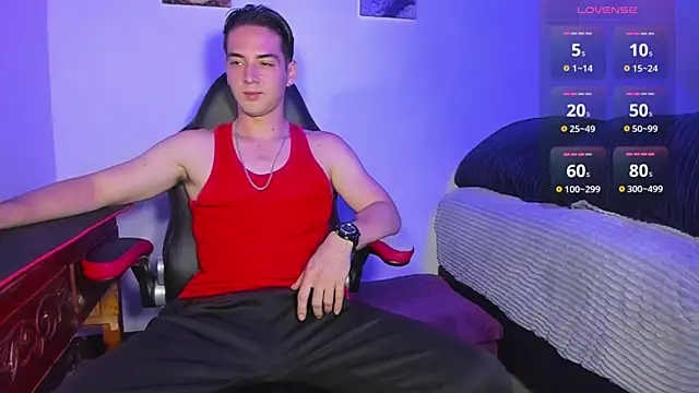 Snapshot of Alex_smith00 chatting on March 12, 11:22 pm Alex smith00 online show from March 12, 11:22 pm