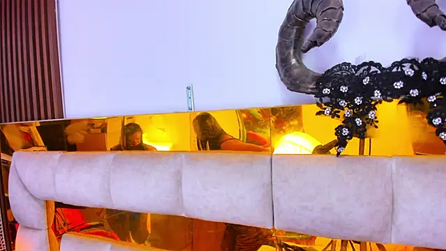 Snapshot of bigass_monic chatting on January 10, 2:57 am bigass monic online show from January 10, 2:57 am