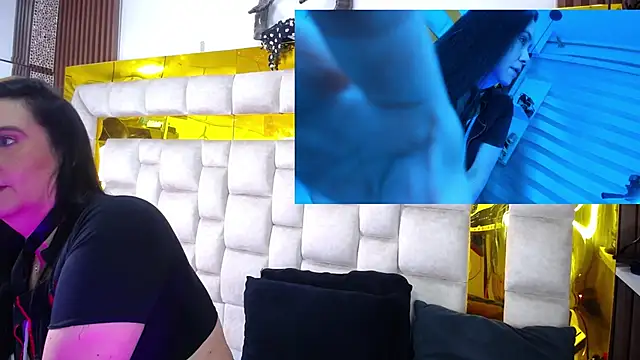 Snapshot of bigass_monic chatting on February 27, 3:17 am bigass monic online show from February 27, 3:17 am