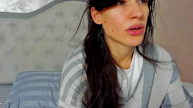 JennaMyers online show from February 4, 8:14 pm