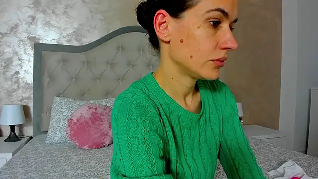 JennaMyers online show from April 15, 7:32 pm