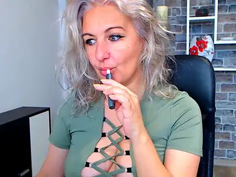 angel devil milf online show from December 3, 12:16 pm