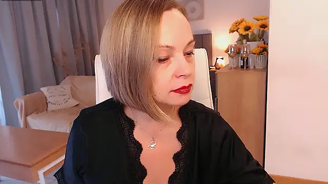 Snapshot of Tilly_Eliot chatting on February 22, 8:29 pm Tilly Eliot online show from February 22, 8:29 pm