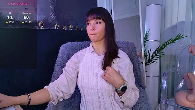 Snapshot of SofiaFoster_ chatting on February 26, 6:45 am SofiaFoster online show from February 26, 6:45 am