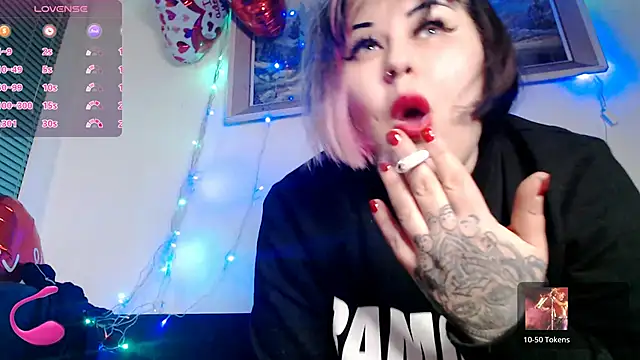 Snapshot of Psychobitch7 chatting on February 24, 8:03 pm Psychobitch7 online show from February 24, 8:03 pm