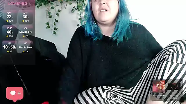 Snapshot of Psychobitch7 chatting on December 1, 12:32 pm Psychobitch7 online show from December 1, 12:32 pm