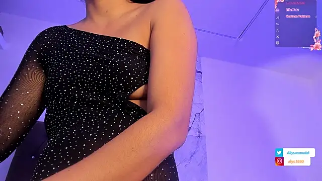 Snapshot of alysson_18 chatting on January 7, 1:46 pm alysson 18 online show from January 7, 1:46 pm