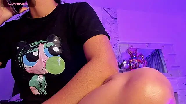 Snapshot of alysson_18 chatting on January 14, 10:03 pm alysson 18 online show from January 14, 10:03 pm